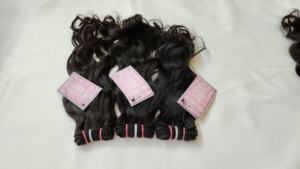 Extensiones de Cabello Humano Natural Virgen Remy Indio con Cutícula Alineada, Textura Lisa de Onda Profunda, de 10 a 32 Pulgadas, Doblemente Cosidas a Máquina - Product Image 2