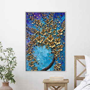 Impresión en lienzo de flor dorada: elegante arte botánico abstracto, enmarcado en blanco - Product Image 1