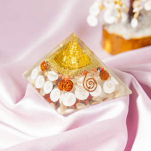 Vente en gros de pyramides de chakra Orgone Gomati avec pointes de cristal pour la méditation, la guérison et la décoration - Product Image 5