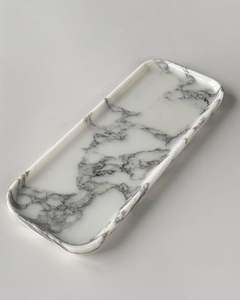 Plateau en marbre poli pour servir des boissons lors des dîners en famille avec une présentation moderne et élégante - Product Image 4