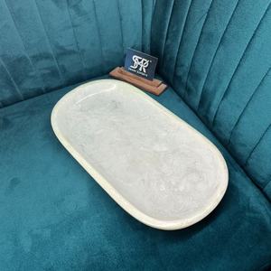 Plateau de service décoratif personnalisé en résine blanche écologique de qualité supérieure, fait à la main, poli, pour la maison, la cuisine, la table à manger - Product Image 2