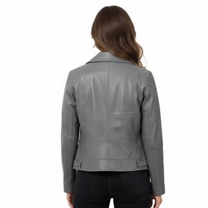 Chaqueta de cuero de alta calidad para mujer OEM proveedor de fábrica al por mayor hecho a medida elegante slim fit biker prendas de vestir exteriores moda moderna - Product Image 2