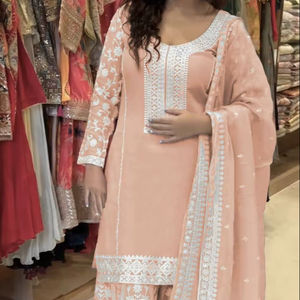 ชุดเดรส Anarkali ผ้าจอร์เจียต์เนื้อนุ่มสีทองประกาย สำหรับงานปาร์ตี้ ฤดูร้อน ฤดูหนาว ปักเลื่อม พร้อมกางเกงและผ้าคลุมไหล่ จัดส่งรวดเร็ว - Product Image 1