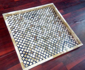 Bandejas de Servir Hechas a Mano de Madera de Lujo Ecológicas con Incrustaciones Personalizadas Hechas en India Disponibles para la Venta a Precio Económico - Product Image 5