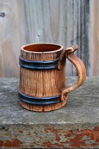 เพื่อนที่ดีที่สุดของขวัญสไตล์ชนบทแก้วเหยือกถังไม้ขัดเขาสัตว์ทำด้วยมือเซรามิกสำหรับคนรักเบียร์ - Product Image 3