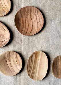 Plateau de service à salade rond en bois moderne de luxe fait à la main, boîte en pin, thème amour, personnalisable, décoration de la maison, cadeau - Product Image 3