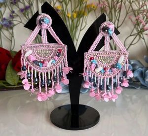Meilleures ventes de boucles d'oreilles en perles faites à la main, designs et styles de boucles d'oreilles pour femmes, bijoux de fête festifs au meilleur prix, boucles d'oreilles en perles - Product Image 5