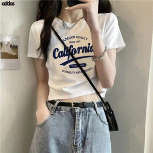 Nueva camiseta reflectante con estampado personalizado para mujer con logotipo bordado, gráfico y decoración de botones disponible a granel - Product Image 4