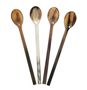 Cuchara de cuerno de búfalo natural con mango largo, ecológica, para un agarre cómodo y un diseño elegante hecho a mano en India. - Product Image 6