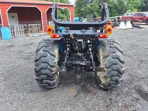 TRACTOR DE ALTO RENDIMIENTO LS MT352H 52 CV TURBO DIÉSEL 3 VELOCIDADES HIDRÁULICO 4X4 2 CONTROLES REMOTOS TRASEROS Y LUZ DE TRABAJO APROBADO POR LA EPA Y LA CE PARA LA VENTA - Product Image 6