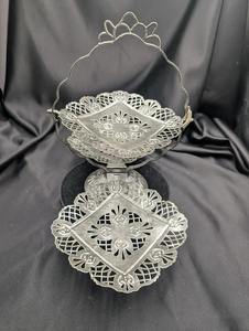 Support à gâteau à trois étages de style traditionnel avec découpe argentée, parfait pour l'accueil des invités à la maison et les cadeaux - Product Image 3