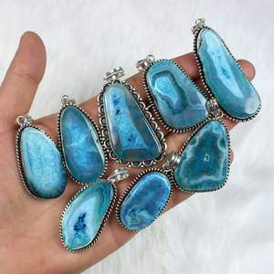 Venta al por mayor Solar Cuarzo Druzy Colgante para las mujeres Solar Cuarzo Slice Druzy Piedra preciosa Collar Colgante Lote Diseñador Colgantes Lote - Product Image 4