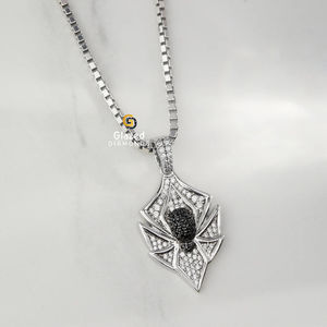 Colgante pequeño de plata de ley S925 estilo Hip Hop totalmente helado con diamantes redondos de moissanita de corte brillante para fiestas - Product Image 1