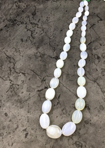 Gema de Ópalo Amarillo Natural de 194 Quilates, Ovalada y Lisa, para la Elaboración de Joyería Fina - Product Image 5