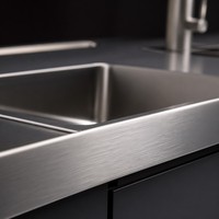 Kiosque de cuisine mobile modulaire d'extérieur sur roues en acier inoxydable avec évier, cuisinière et stockage réfrigéré