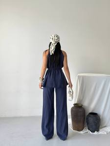 Ensemble pantalon deux pièces personnalisable pour femme, col halter, sans manches, longueur genou, en polyester, fabriqué en Turquie - Product Image 2