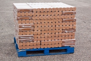 Briquetas de madera dura a granel de alta calidad para uso energético hechas de fresno de roble aserrín de abedul de pino origen estadounidense - Product Image 4