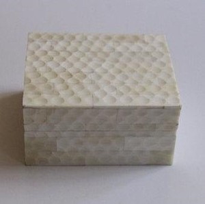 Boîte en os sculpture à la main modèles traditionnels disponibles boîte à la main décorative pour décor de Table haut personnalisé noël décor à la maison - Product Image 2