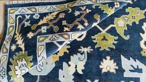 พรมขนแกะ oushak สีน้ำเงินเข้มปรับแต่งได้ลายนามธรรมสีเขียวและสีฟ้าอ่อน - Product Image 4