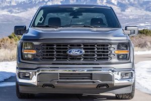 Voiture d'occasion fiable 2025 Fo-rd F-150 XL 4x4 - Product Image 1