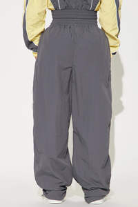 ชุดวอร์มไนลอนแบบยูนิเซ็กซ์ 2 ชิ้น รุ่นใหม่ล่าสุด พร้อมรับสกรีนโลโก้ เสื้อแจ็คเก็ตซิปแบบครอป ทรงสปอร์ต กางเกงขายาว ชุดออกกำลังกายสำหรับฤดูใบไม้ผลิ - Product Image 6