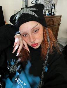 Sweats à capuche graphiques luxueux avec imprimés vintage Sweat à manches longues surdimensionné incarne l'élégance décontractée Pull à capuche avec cordon de serrage - Product Image 4