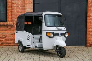 Piaggio รถบรรทุกอาหารรถตู้สามล้อรถขายอาหารบาร์เบียร์เคลื่อนที่สถานี Piaggio APE มีในสต็อก - Product Image 4