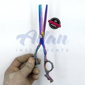 Tijeras de Peluquería Curvas Portátiles de Acero Inoxidable Color Arcoíris de Lujo Dragon para Perros y Gatos, Diseño para Diestros - Product Image 3