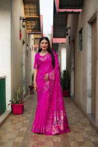 Bollywood Dernier saree en soie beau design Bandhej et Paithani Rich Pallu - Product Image 3