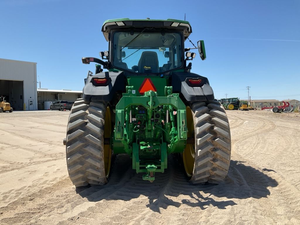 Tracteur agricole JOHNN DEAR 8RT 370 2RM à transmission par engrenages, haute productivité, en stock, 152 CV - Product Image 4