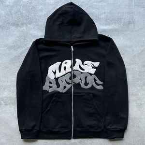 Sweat à capuche imprimé élégant offrant une douceur en molleton épais et un graphisme texturé distinctif, idéal pour les tenues urbaines tendance en hiver. - Product Image 2