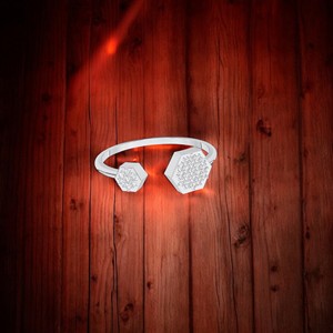 Anillo Geo Glimmer de 0,13 quilates de corte redondo/VS Lab Grown Diamond Pave Setting en platino exclusivo para ella - Product Image 3