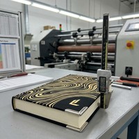 Carnet de catalogue de luxe personnalisé en tissu de lin avec couverture rigide, dorure à chaud et reliure cousue – Impression de livres à couverture rigide