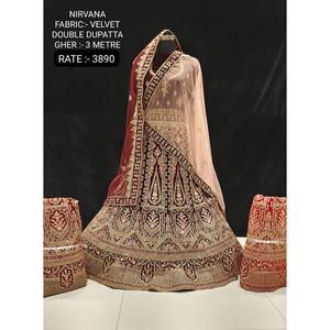 Lehenga Choli de terciopelo de alta calidad para mujeres para bodas y ocasiones especiales directamente desde la India - Product Image 3