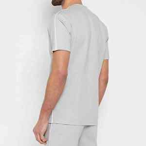 Conjunto de Camiseta y Pantalones Cortos Deportivos de Verano con Logotipo Personalizado, Conjunto de Pantalones Cortos Deportivos de Algodón Transpirable para Hombre - Product Image 3