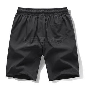 Pantalones cortos para hombre hechos a medida Nuevo estilo Color sólido High Street Casual Shorts 100% algodón Hecho en Pakistán - Product Image 2