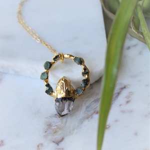 Elegante Colgante de Plata de Ley con Amatista Esmeralda en Bruto con Cristales Dobles Naturales, Joyería de Compromiso, Perfecto para Sanación, Único - Product Image 2