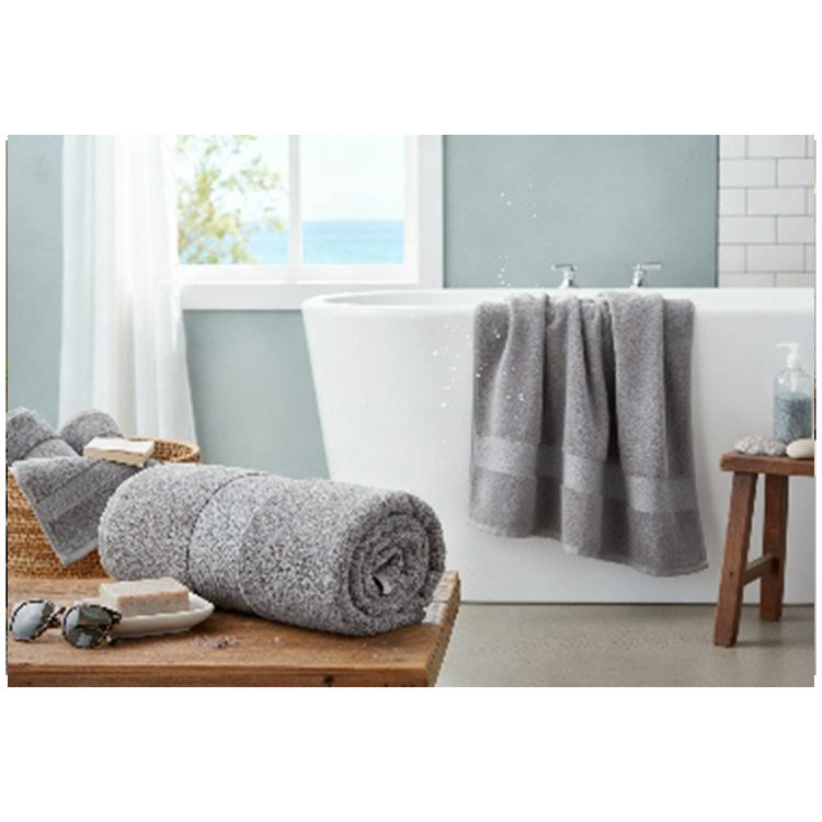 สีเทาอ่อน