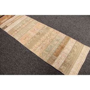 Alfombra de 2.6x7.5 pies, alfombra turca de patchwork, alfombra vintage beige geométrica con elementos florales. - Product Image 4