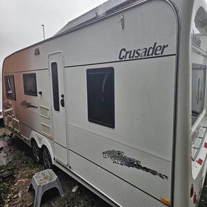 Camper Disponible para Aventuras Todoterreno y Uso en Campamentos al Aire Libre, Remolque RV en Venta - Product Image 4