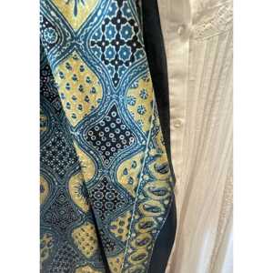 Nuevo Chal Ajrakh con Técnicas de Impresión a Mano, Algodón Indio con Tintes Naturales, Azul Índigo, Chal Largo para Mujer 95x245cm - Product Image 3