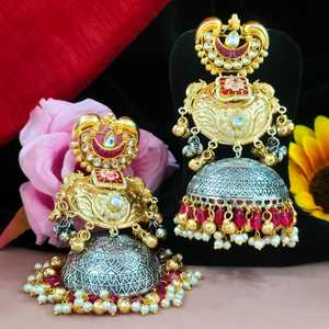 Kundan และ jhumkas โลหะพรีเมี่ยมความทนทานและความเงางามของโลหะที่มีคุณภาพสูงเหมาะสำหรับงานแต่งงานเทศกาลหรือโอกาสที่ยิ่งใหญ่ - Product Image 1