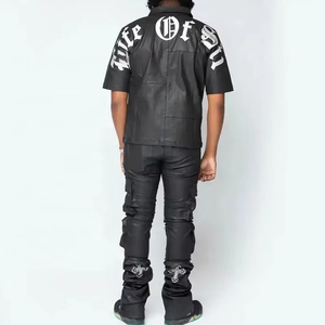 Ensemble deux pièces de survêtement en cuir pour homme, chemise en cuir PU à fermeture éclair brodée de style streetwear personnalisé de haute qualité et pantalon évasé superposé - Product Image 3