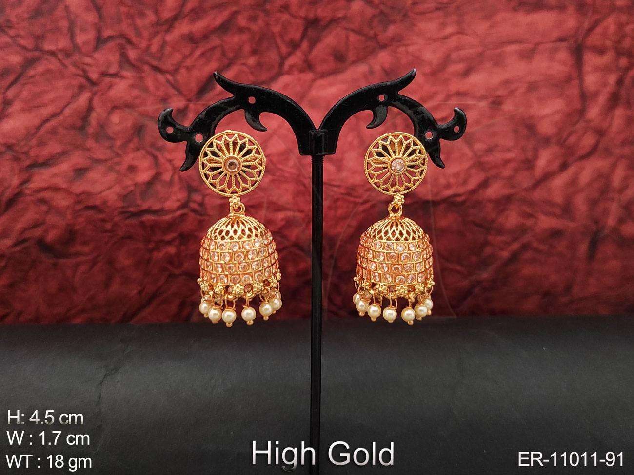 สีเหลืองใส