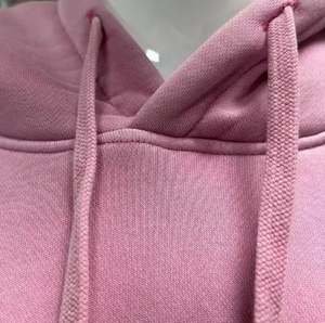 Vente en gros de sweat à capuche court pour femmes streetwear tendance avec logo personnalisé imprimé et col à capuche vêtements courts tricotés pour l'hiver - Product Image 4