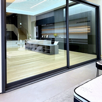 Puerta Corredera Silenciosa de Perfil Delgado de Aleación de Aluminio Europea Moderna, de 3 Vías, con Doble Acristalamiento y Paneles Templados para Villas de Lujo