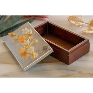 Boîte décorative en bois de 20 cm de la marque Indian Art Villa avec un motif de feuille et de fleur plaqué argent, pour organiser des bijoux ou pour un rangement multi-usages - Product Image 1