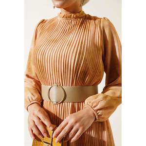 Robe en mousseline plissée à motif batik vert huile - Product Image 4