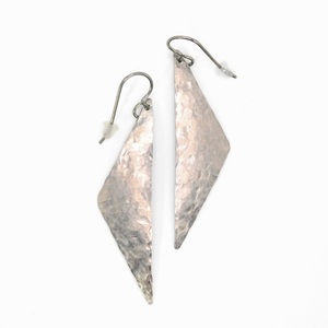 Pendientes de aro de cobre martillado de diseño clásico único para mujeres y niñas con chapado en oro hecho a mano en muchos patrones diferentes formas - Product Image 3