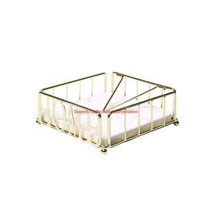 Porte-serviettes en métal doré de qualité supérieure avec base à motif en marbre Distributeur de mouchoirs de table carré décoratif pour la cuisine et la décoration intérieure - Product Image 1